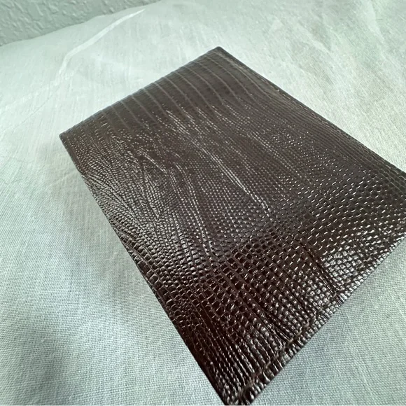 Prince Gardner Brown Embossed Leather Bi-Fold Wallet | ID Window | Vintage - Picture 12 of 14